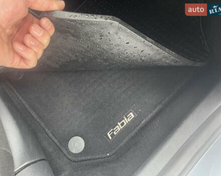 Серый Шкода Фабия, объемом двигателя 1.2 л и пробегом 127 тыс. км за 5999 $, фото 16 на Automoto.ua
