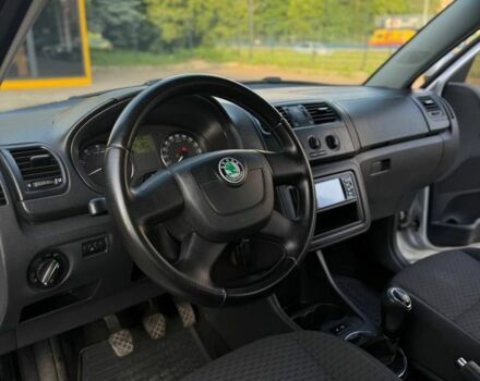 Серый Шкода Фабия, объемом двигателя 1.4 л и пробегом 300 тыс. км за 4500 $, фото 12 на Automoto.ua