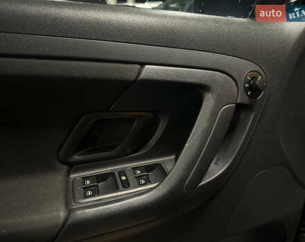 Сірий Шкода Фабія, об'ємом двигуна 1.4 л та пробігом 219 тис. км за 8600 $, фото 3 на Automoto.ua