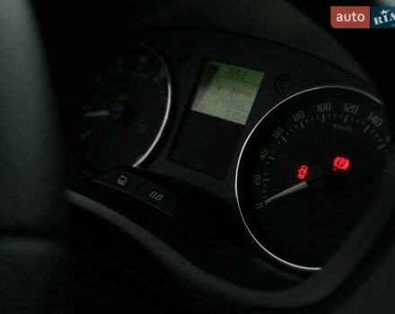 Серый Шкода Фабия, объемом двигателя 1.2 л и пробегом 248 тыс. км за 5700 $, фото 14 на Automoto.ua