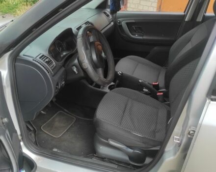 Сірий Шкода Фабія, об'ємом двигуна 1.4 л та пробігом 350 тис. км за 3400 $, фото 6 на Automoto.ua