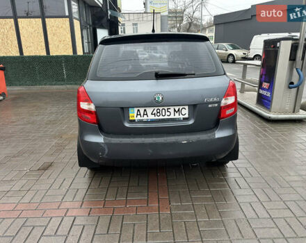 Серый Шкода Фабия, объемом двигателя 1.39 л и пробегом 233 тыс. км за 5200 $, фото 4 на Automoto.ua