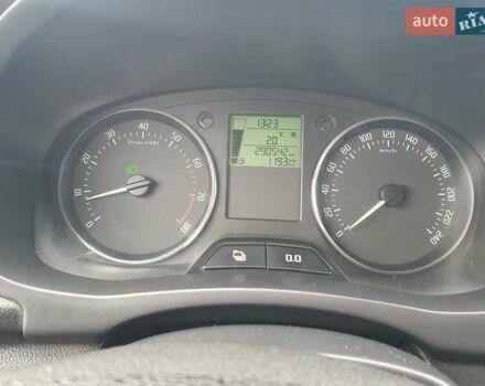 Серый Шкода Фабия, объемом двигателя 1.39 л и пробегом 290 тыс. км за 4200 $, фото 7 на Automoto.ua