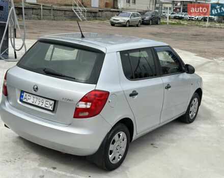 Серый Шкода Фабия, объемом двигателя 1.39 л и пробегом 205 тыс. км за 5800 $, фото 6 на Automoto.ua