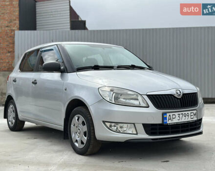 Серый Шкода Фабия, объемом двигателя 1.39 л и пробегом 205 тыс. км за 5800 $, фото 3 на Automoto.ua