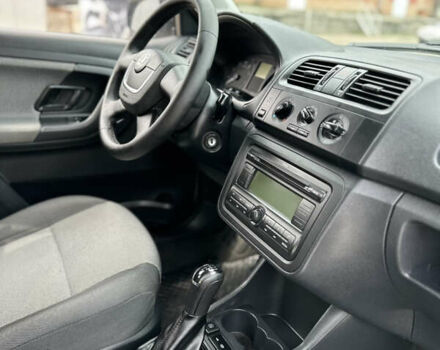 Серый Шкода Фабия, объемом двигателя 1.39 л и пробегом 205 тыс. км за 5800 $, фото 12 на Automoto.ua