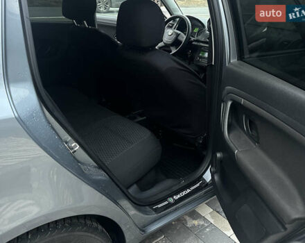 Серый Шкода Фабия, объемом двигателя 1.2 л и пробегом 248 тыс. км за 5700 $, фото 15 на Automoto.ua