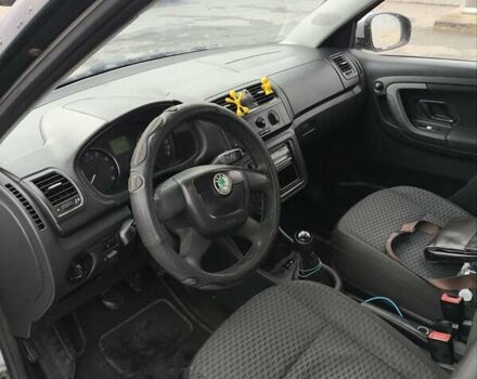 Сірий Шкода Фабія, об'ємом двигуна 1.4 л та пробігом 333 тис. км за 3800 $, фото 12 на Automoto.ua