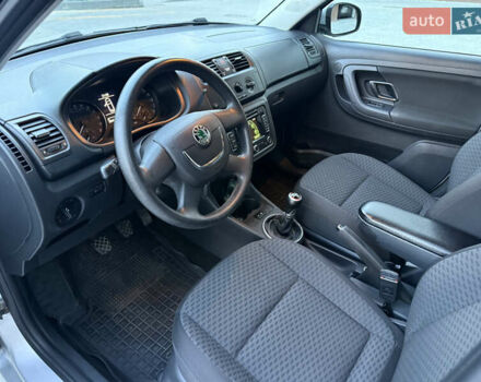 Сірий Шкода Фабія, об'ємом двигуна 1.2 л та пробігом 289 тис. км за 4999 $, фото 12 на Automoto.ua
