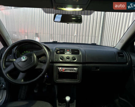 Серый Шкода Фабия, объемом двигателя 1.39 л и пробегом 251 тыс. км за 4199 $, фото 11 на Automoto.ua