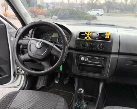 Сірий Шкода Фабія, об'ємом двигуна 1.4 л та пробігом 333 тис. км за 3800 $, фото 17 на Automoto.ua