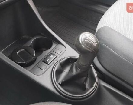 Серый Шкода Фабия, объемом двигателя 1.2 л и пробегом 161 тыс. км за 5500 $, фото 16 на Automoto.ua