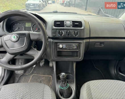 Сірий Шкода Фабія, об'ємом двигуна 1.39 л та пробігом 306 тис. км за 2950 $, фото 6 на Automoto.ua
