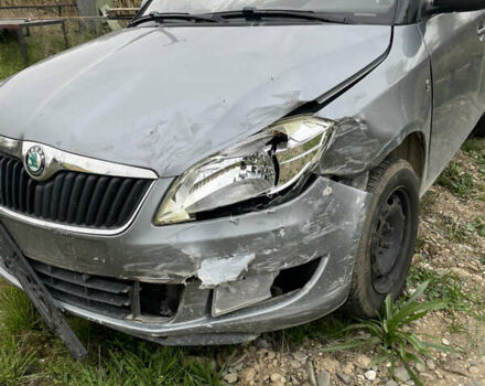 Серый Шкода Фабия, объемом двигателя 1.2 л и пробегом 300 тыс. км за 3000 $, фото 1 на Automoto.ua