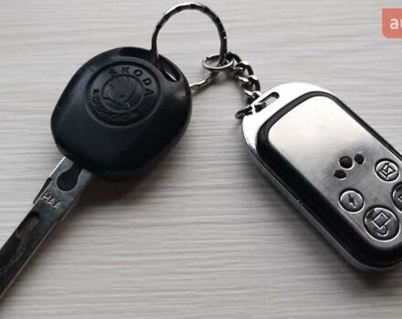 Серый Шкода Фабия, объемом двигателя 1.2 л и пробегом 161 тыс. км за 5500 $, фото 18 на Automoto.ua