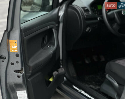 Серый Шкода Фабия, объемом двигателя 1.2 л и пробегом 248 тыс. км за 5700 $, фото 7 на Automoto.ua