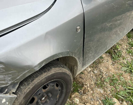 Серый Шкода Фабия, объемом двигателя 1.2 л и пробегом 300 тыс. км за 3000 $, фото 2 на Automoto.ua