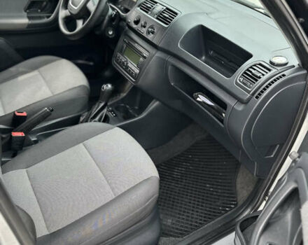 Серый Шкода Фабия, объемом двигателя 1.39 л и пробегом 205 тыс. км за 5800 $, фото 13 на Automoto.ua