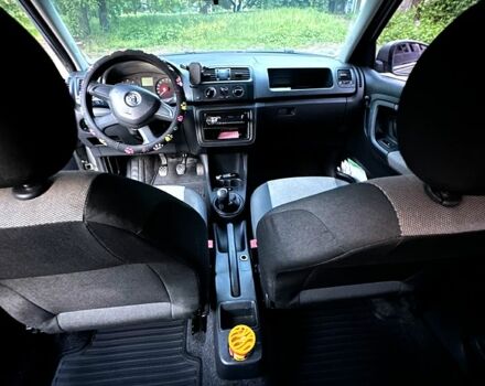 Серый Шкода Фабия, объемом двигателя 1.2 л и пробегом 294 тыс. км за 4800 $, фото 6 на Automoto.ua