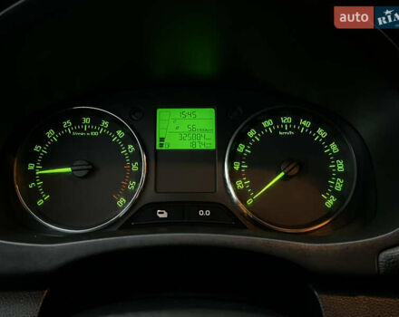 Сірий Шкода Фабія, об'ємом двигуна 1.2 л та пробігом 325 тис. км за 5600 $, фото 38 на Automoto.ua