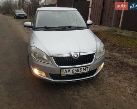 Серый Шкода Фабия, объемом двигателя 1.4 л и пробегом 154 тыс. км за 5350 $, фото 3 на Automoto.ua