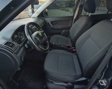 Сірий Шкода Фабія, об'ємом двигуна 1.39 л та пробігом 108 тис. км за 6800 $, фото 19 на Automoto.ua