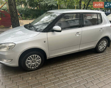 Серый Шкода Фабия, объемом двигателя 1.39 л и пробегом 233 тыс. км за 6800 $, фото 2 на Automoto.ua