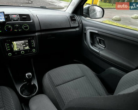 Сірий Шкода Фабія, об'ємом двигуна 1.2 л та пробігом 325 тис. км за 5600 $, фото 33 на Automoto.ua