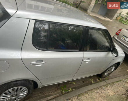 Серый Шкода Фабия, объемом двигателя 1.39 л и пробегом 233 тыс. км за 6800 $, фото 6 на Automoto.ua