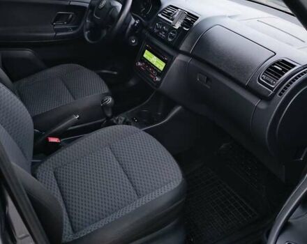 Сірий Шкода Фабія, об'ємом двигуна 1.39 л та пробігом 108 тис. км за 6800 $, фото 26 на Automoto.ua