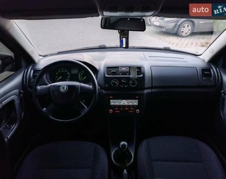 Сірий Шкода Фабія, об'ємом двигуна 1.39 л та пробігом 108 тис. км за 6800 $, фото 35 на Automoto.ua