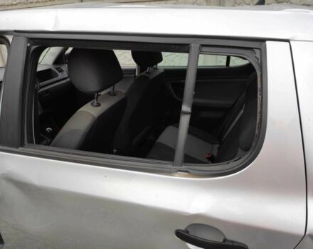 Сірий Шкода Фабія, об'ємом двигуна 1.6 л та пробігом 298 тис. км за 2000 $, фото 14 на Automoto.ua