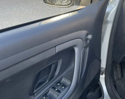 Серый Шкода Фабия, объемом двигателя 1.39 л и пробегом 236 тыс. км за 4700 $, фото 11 на Automoto.ua