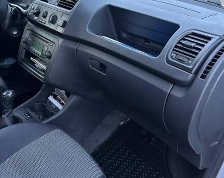 Сірий Шкода Фабія, об'ємом двигуна 1.39 л та пробігом 191 тис. км за 5500 $, фото 6 на Automoto.ua