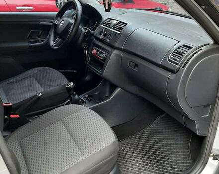 Сірий Шкода Фабія, об'ємом двигуна 1.4 л та пробігом 168 тис. км за 6900 $, фото 10 на Automoto.ua