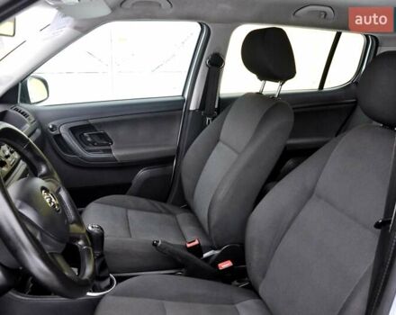 Серый Шкода Фабия, объемом двигателя 1.39 л и пробегом 258 тыс. км за 4999 $, фото 14 на Automoto.ua