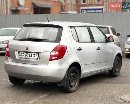 Серый Шкода Фабия, объемом двигателя 1.39 л и пробегом 220 тыс. км за 5100 $, фото 2 на Automoto.ua