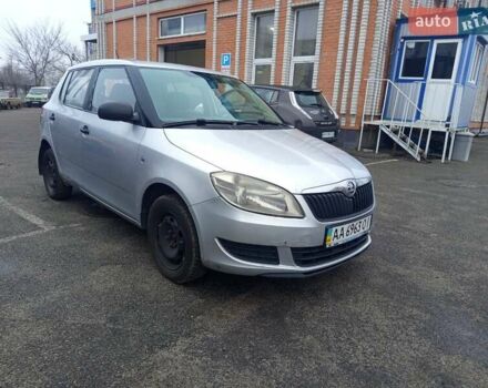 Серый Шкода Фабия, объемом двигателя 1.39 л и пробегом 220 тыс. км за 5100 $, фото 3 на Automoto.ua