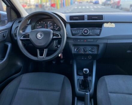 Серый Шкода Фабия, объемом двигателя 1 л и пробегом 194 тыс. км за 6400 $, фото 9 на Automoto.ua