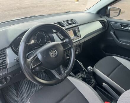 Серый Шкода Фабия, объемом двигателя 1 л и пробегом 108 тыс. км за 6000 $, фото 2 на Automoto.ua