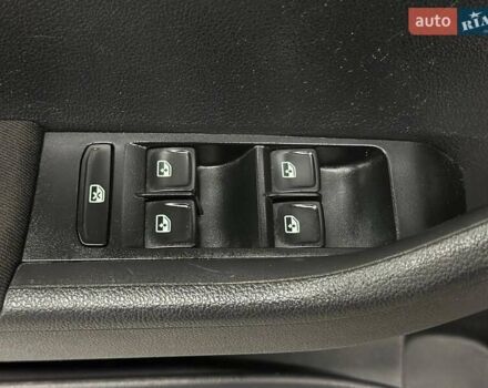 Серый Шкода Фабия, объемом двигателя 1.42 л и пробегом 167 тыс. км за 7999 $, фото 13 на Automoto.ua