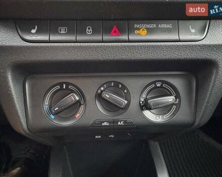 Шкода Фабия 2018 в Харькове на Automoto.ua Серый Шкода Фабия, объемом двигателя 1 л и пробегом 199 тыс. км за 6999 $, фото 39 на Automoto.ua