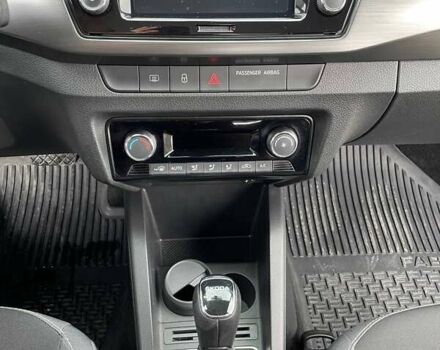 Серый Шкода Фабия, объемом двигателя 1.6 л и пробегом 29 тыс. км за 14500 $, фото 14 на Automoto.ua