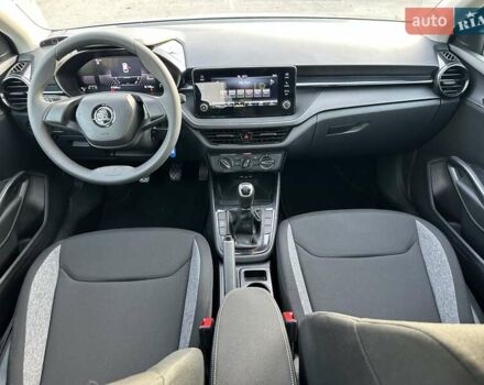 Серый Шкода Фабия, объемом двигателя 1 л и пробегом 61 тыс. км за 13990 $, фото 32 на Automoto.ua