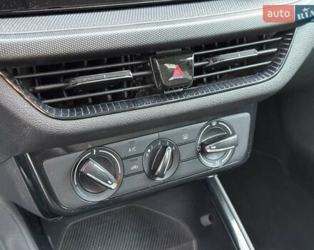 Серый Шкода Фабия, объемом двигателя 1 л и пробегом 61 тыс. км за 13990 $, фото 26 на Automoto.ua