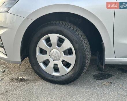 Серый Шкода Фабия, объемом двигателя 1 л и пробегом 61 тыс. км за 13990 $, фото 13 на Automoto.ua