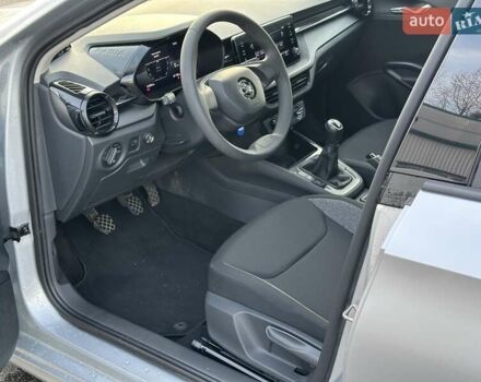 Серый Шкода Фабия, объемом двигателя 1 л и пробегом 61 тыс. км за 13990 $, фото 18 на Automoto.ua