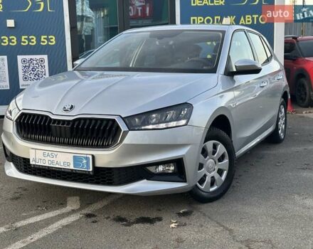 Серый Шкода Фабия, объемом двигателя 1 л и пробегом 61 тыс. км за 13990 $, фото 1 на Automoto.ua