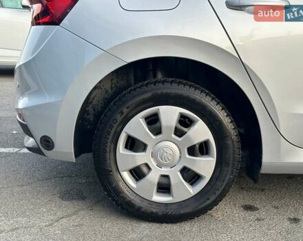 Серый Шкода Фабия, объемом двигателя 1 л и пробегом 61 тыс. км за 13990 $, фото 17 на Automoto.ua