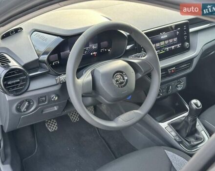 Серый Шкода Фабия, объемом двигателя 1 л и пробегом 61 тыс. км за 13990 $, фото 19 на Automoto.ua